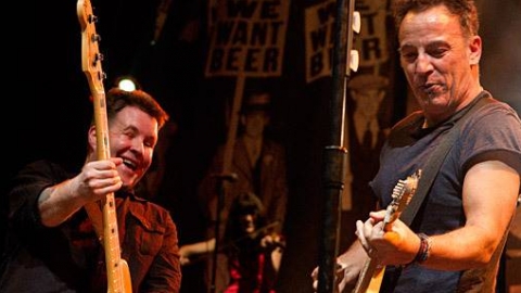Bruce Springsteen se une aos Dropkick Murphys em prol das vítimas das explosões de Boston