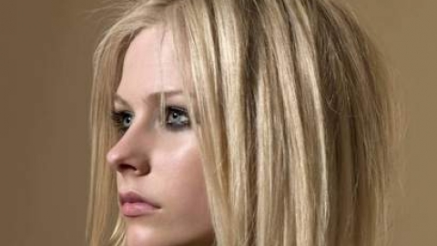 Cai na rede suposta lista de faixas e título do novo disco de Avril Lavigne