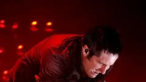 "Cara ou coroa" decidirá headliner de turnê conjunta de Nine Inch Nails e Queens Of The Stone Age