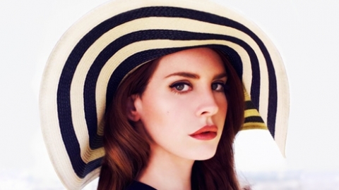 Lana Del Rey recusa convite para se apresentar no noivado de Kanye West