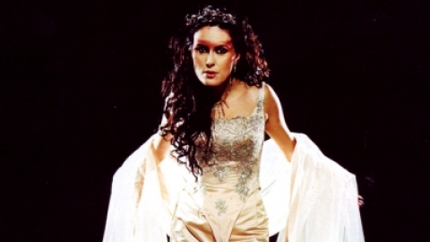 Sharon den Adel do Within temptation é mamãe pela terceira vez