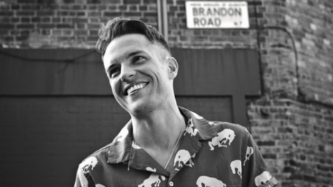 Novo disco de Brandon Flowers terá parcerias com HAIM, Dirty Projectors e Pet Shop Boys