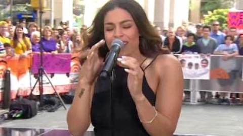 Jordin Sparks faz performance ao vivo de "They Don't Give"