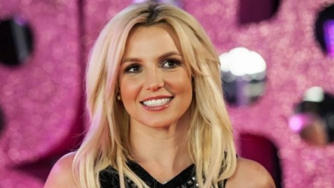 Giorgio Moroder libera lyric video de "Tom's Diner", parceria com Britney Spears