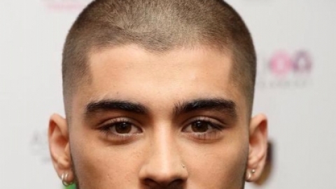 ZAYN estreia no topo da parada britânica de álbuns com "Mind Of Mine"