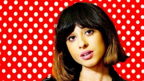 Foxes divulga prévia do clipe de "Cruel"