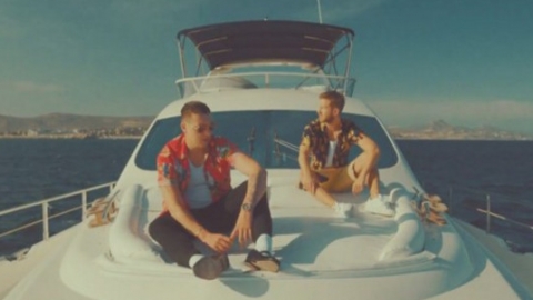 Veja o clipe de "Olé", parceria de John Newman com Calvin Harris