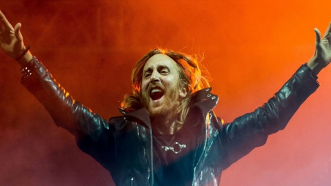 Ouça "Would I Lie To You Baby", nova música de David Guetta