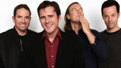 Zach Lind do Jimmy Eat World fala sobre primeira vinda da banda ao Brasil em entrevista exclusiva