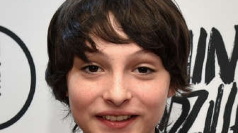 Veja Finn Wolfhard, o Mike de "Stranger Things", fazer covers de New Order e Guns 'n Roses!