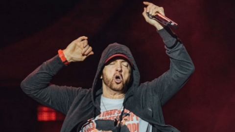 Saiba como foi o retorno de Eminem aos palcos
