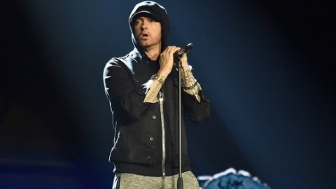 Eminem anuncia data de lançamento de novo álbum
