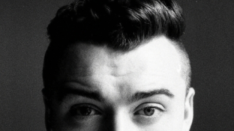 Sam Smith volta ao topo da parada britânica de álbuns. U2 fica no quinto lugar