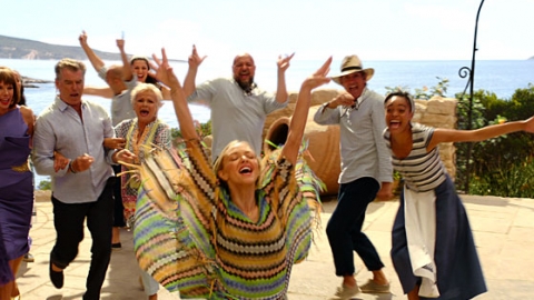 Trilha do segundo "Mamma Mia!" volta ao topo da parada britânica de álbuns