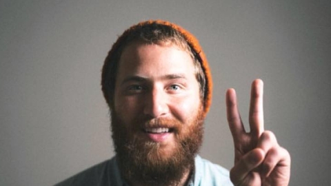Escute a nova música de Mike Posner, "Stuck In The Middle"