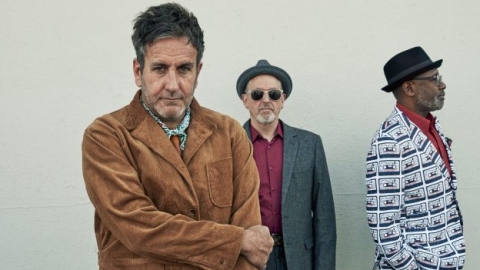 "Encore", o primeiro álbum dos Specials em 35 anos, estreia no topo da parada britânica