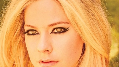 Novo disco de Avril Lavigne estreia no top 10 do Reino Unido