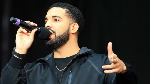 Drake retira música que continha sample de Michael Jackson do repetório de sua nova turnê