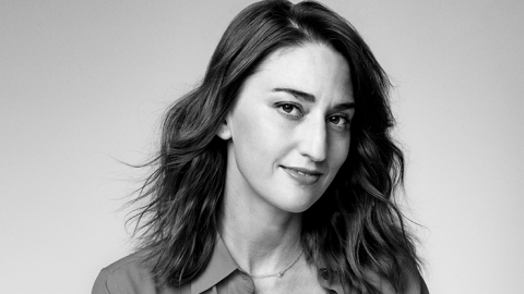 Depois de quatro anos, Sara Bareilles está de volta com "Amidst The Chaos". Ouça o álbum