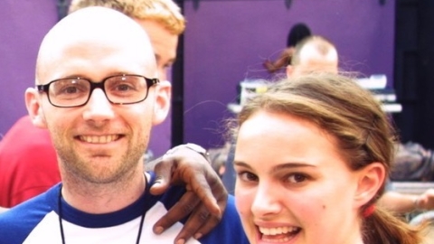 Moby pede desculpas à Natalie Portman após atriz negar que teve um romance com o cantor