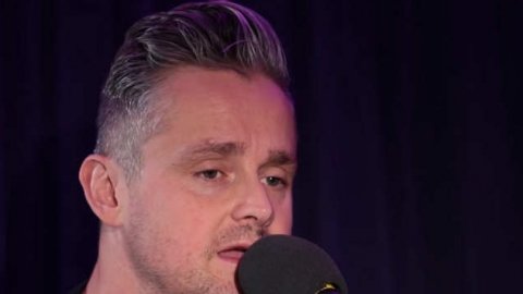 Keane mostra "Somewhere Only We Know" em versão para piano e voz em programa da BBC