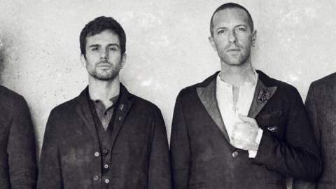 Coldplay supera Robbie Williams e tem mais um disco no topo da parada britânica