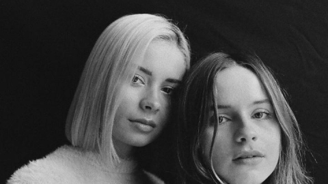 Nina Nesbitt se junta a Gabrielle Aplin no single "Miss You 2". Confira!