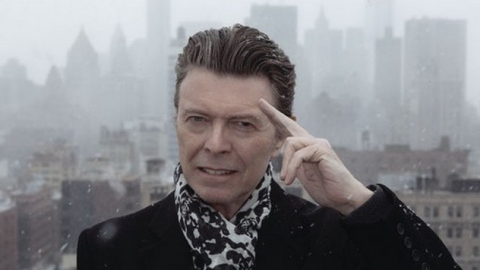 Site elege discos de David Bowie e Elza Soares como os melhores da década