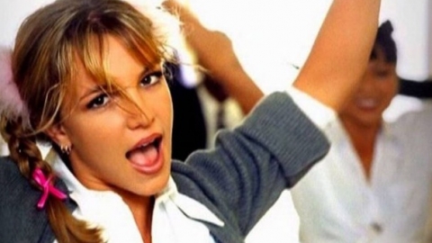 "…Baby One More Time" de Britney Spears é eleito o melhor single de estreia já feito!