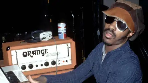 Disco de Stevie Wonder é escolhido como o melhor ganhador do Grammy de álbum do ano