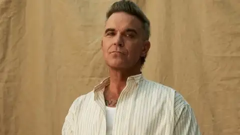 Robbie Williams cancela show na Turquia por "medo de terrorismo"