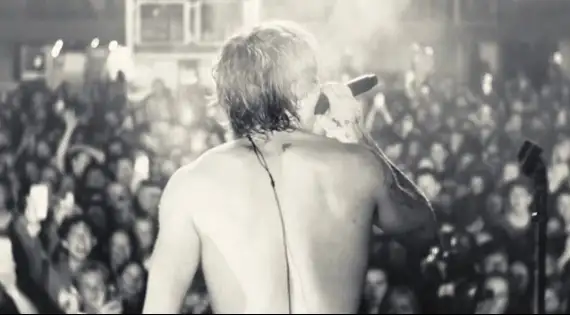 Assista ao clipe da nova música, "lost myself 4 u", com a letra e a tradução!